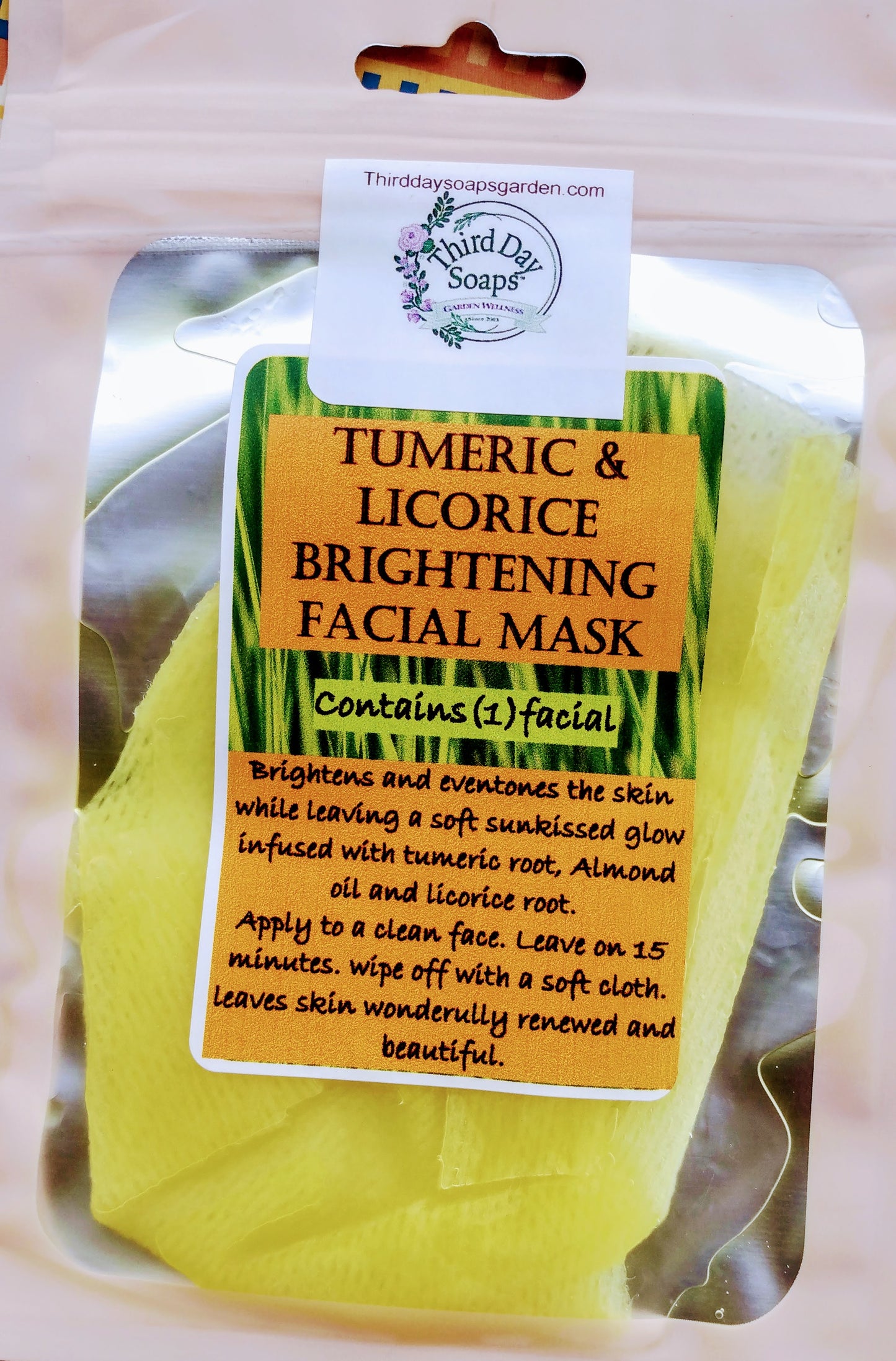 Turmeric and Licorice Brightening Facial Mask Treatment